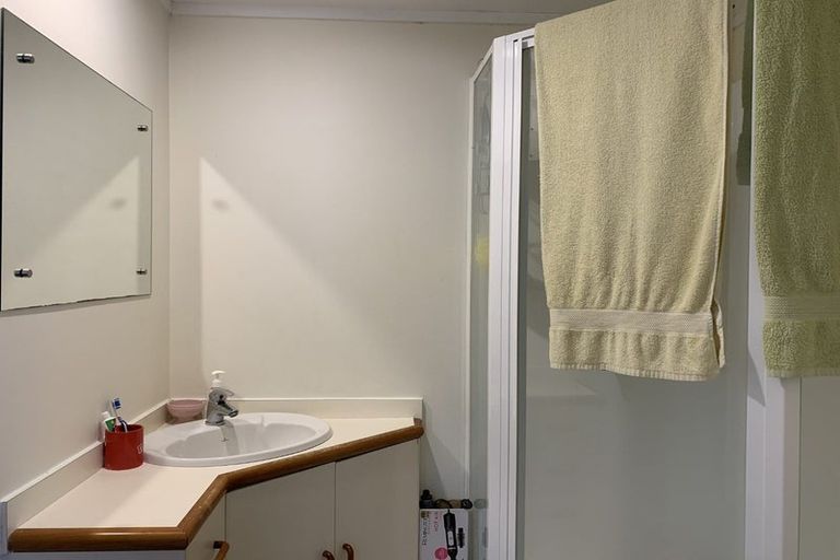 Photo of property in 10 Ciprian Place, Henderson, Auckland, 0612