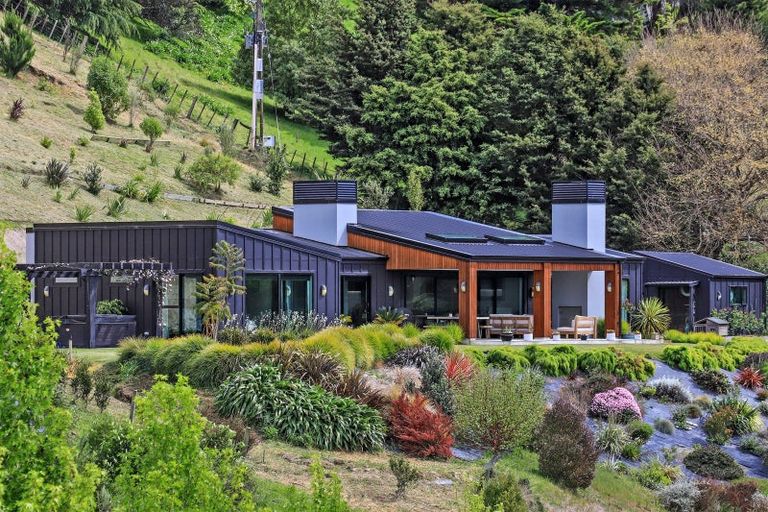 Photo of property in 1 Te Roera Drive, Taradale, Napier, 4112