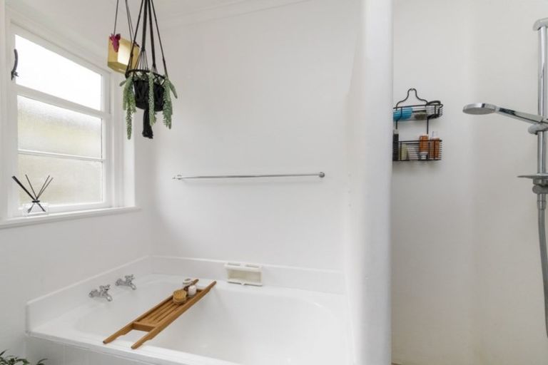 Photo of property in 34 Rainforth Street, Roslyn, Palmerston North, 4414