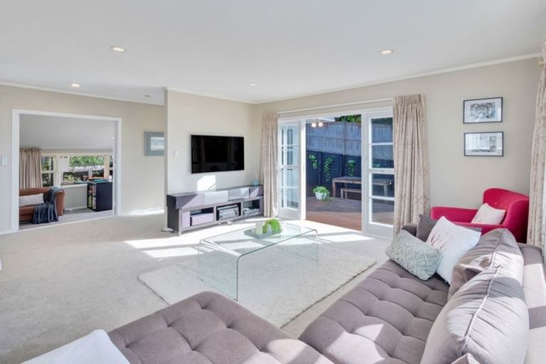 Photo of property in 1/30 Jellicoe Road, Murrays Bay, Auckland, 0630