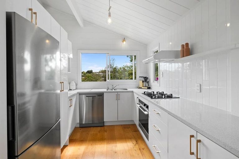 Photo of property in 12 Honnor Place, Hurdon, New Plymouth, 4310