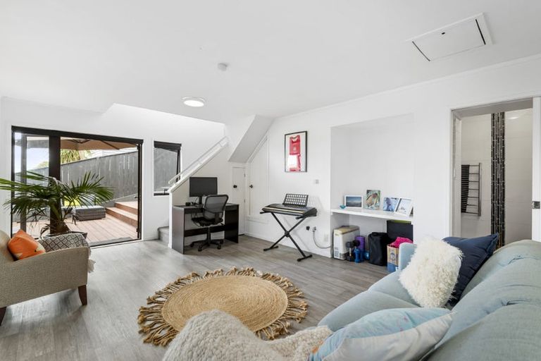 Photo of property in 1/38 Birkdale Road, Birkdale, Auckland, 0626