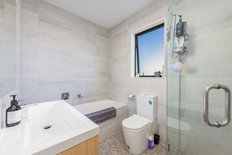 Photo of property in 8 Ahorangi Road, Silverdale, 0932