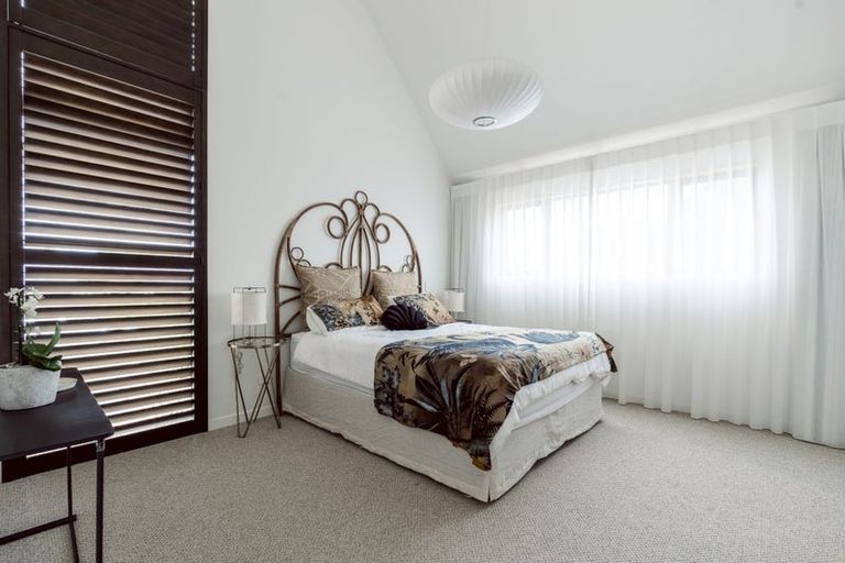 Photo of property in 20 Gilbert Street, New Plymouth, 4310