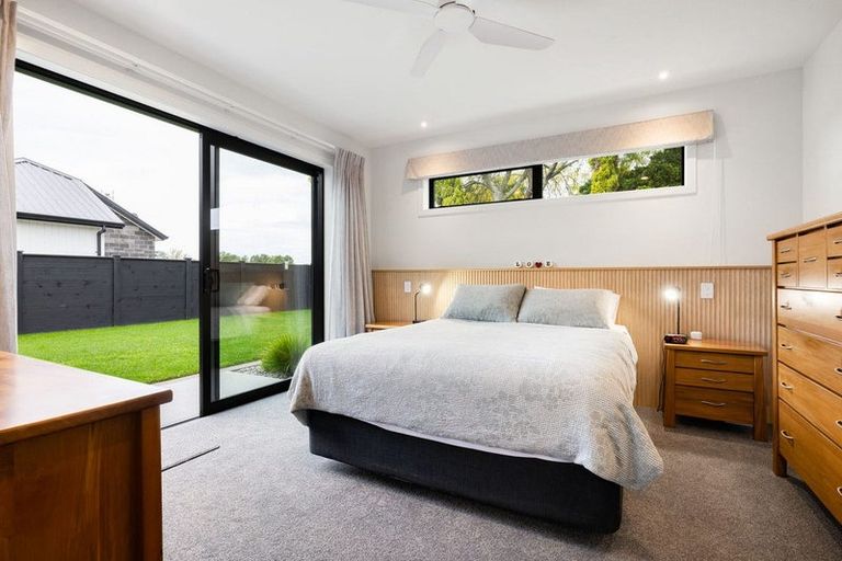 Photo of property in 90 Hugo Shaw Drive, Cambridge, 3434
