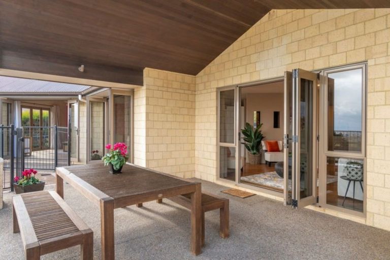 Photo of property in 24 Roger Guy Place, Welcome Bay, Tauranga, 3175