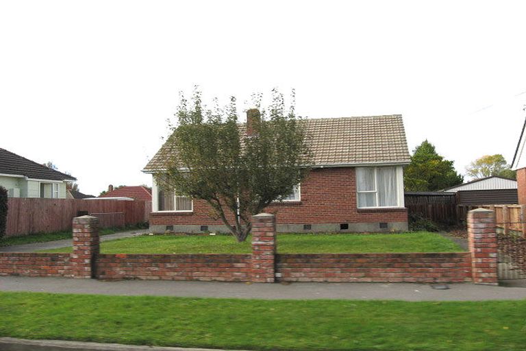Photo of property in 12 Oakland Street, Northcote, Christchurch, 8052