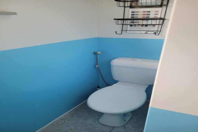 Photo of property in 19 Titchener Street, New Lynn, Auckland, 0600