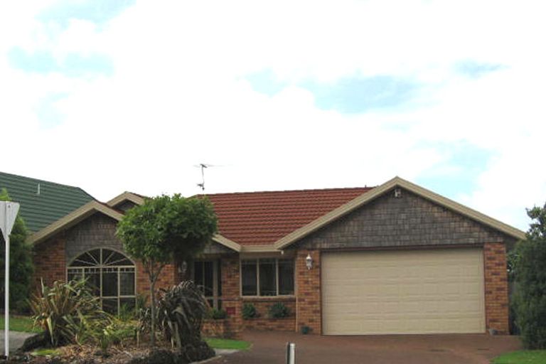 Photo of property in 12 San Valentino Drive, Henderson, Auckland, 0612