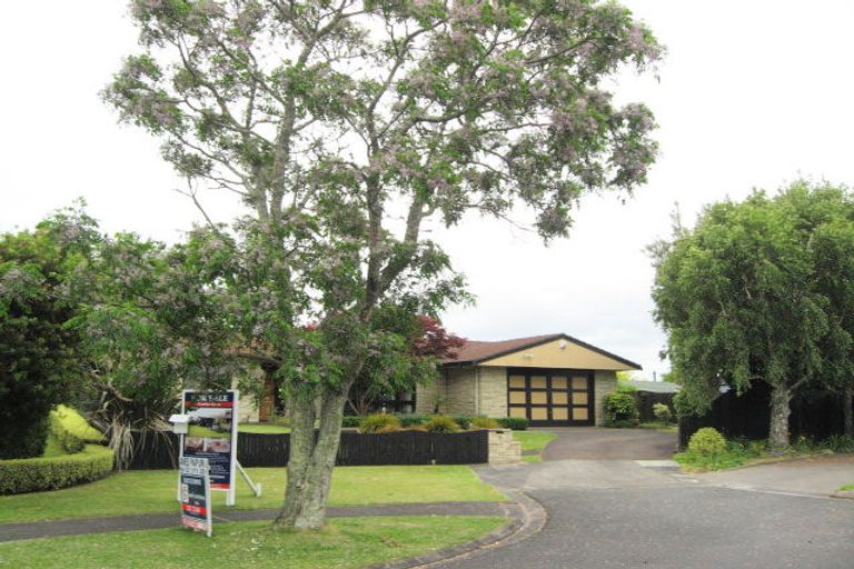 Photo of property in 8 Pedlar Place, Conifer Grove, Takanini, 2112