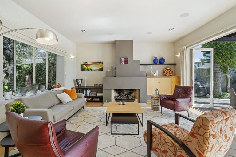 Photo of property in 2/2 Clifton Road, Hauraki, Auckland, 0622