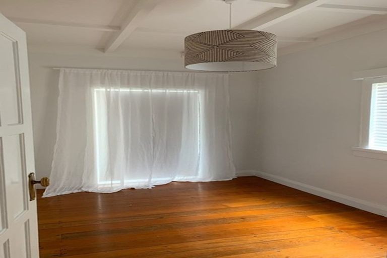 Photo of property in 66 Moire Road, Massey, Auckland, 0614