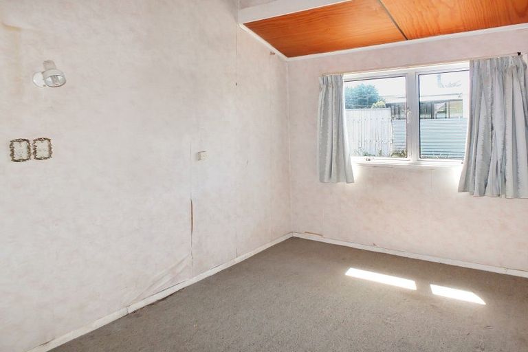Photo of property in 7 Beach Street, Tangimoana, 4822