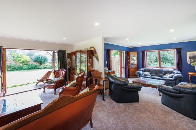 Photo of property in 220 Valley Views, Fitzherbert, Palmerston North, 4472