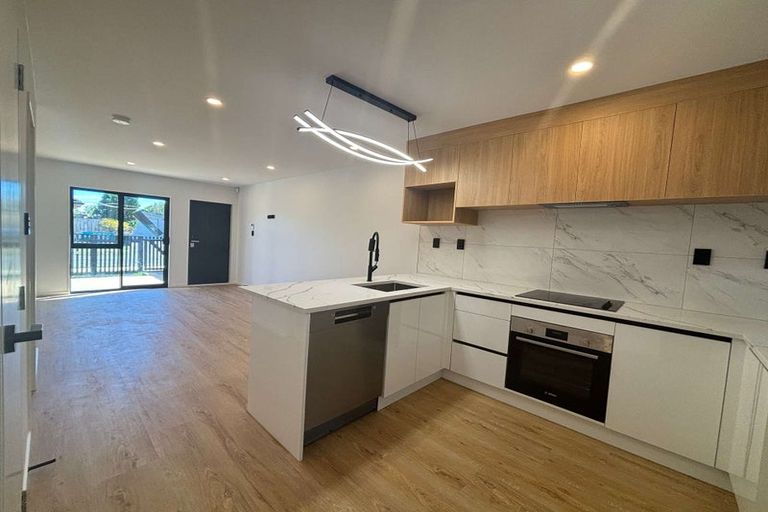 Photo of property in 6/2 Anthony Place, Pakuranga, Auckland, 2010