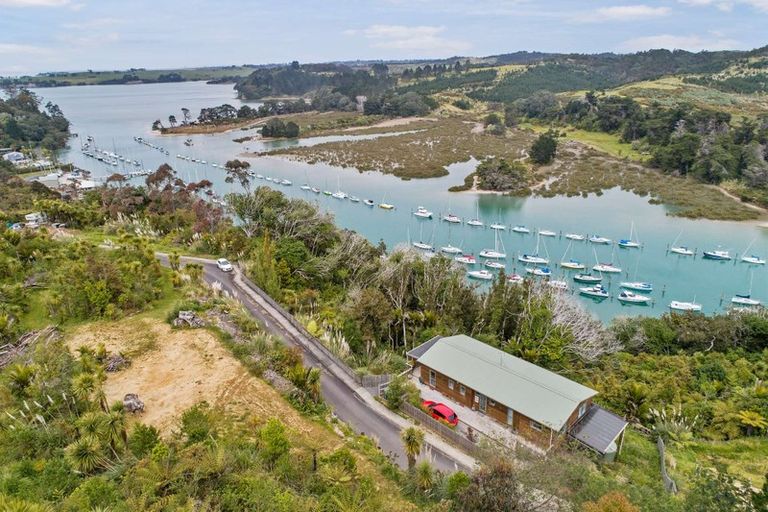 Photo of property in 32 Riverhaven Drive, Wade Heads, Whangaparaoa, 0932