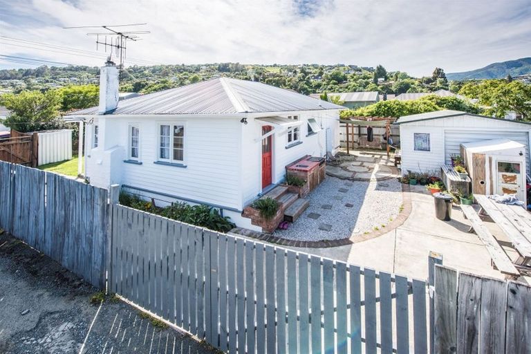 Photo of property in 19 Parkers Road, Tahunanui, Nelson, 7011