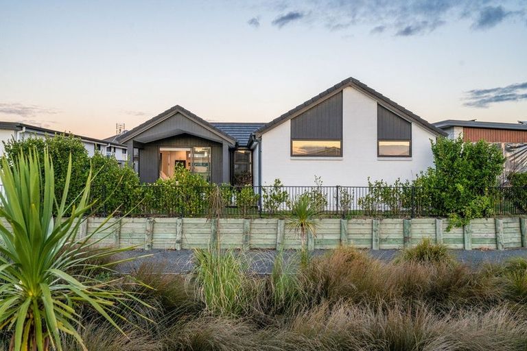 Photo of property in 56 Dunkeld Drive, Papamoa, 3118