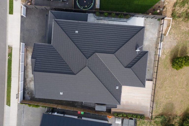 Photo of property in 28 Farnworth Terrace, Churton Park, Wellington, 6037