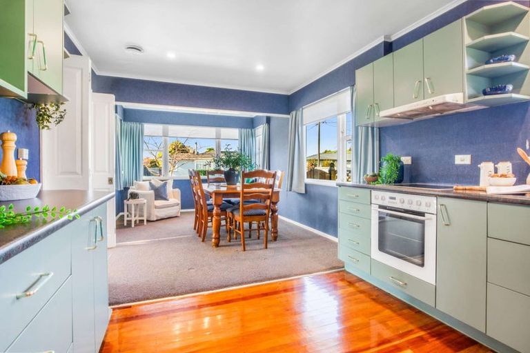 Photo of property in 2 Marsden Place, Awapuni, Palmerston North, 4412