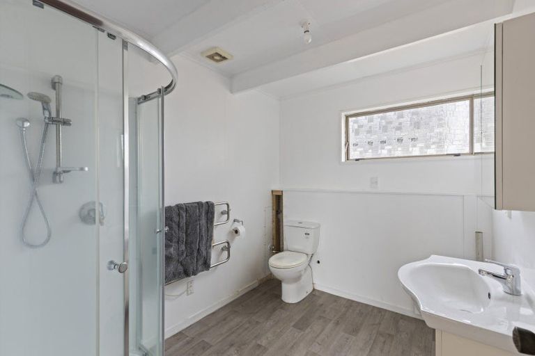 Photo of property in 9a Brierley Place, Marfell, New Plymouth, 4310