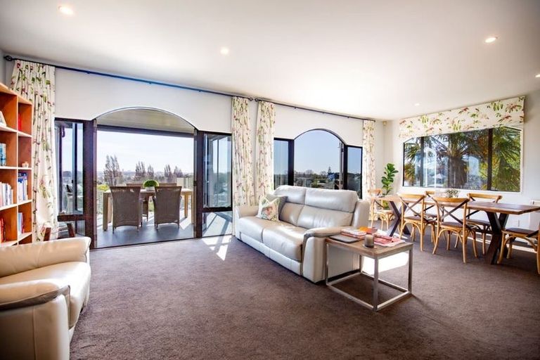 Photo of property in 39 Overdale Drive, Cashmere, Christchurch, 8022