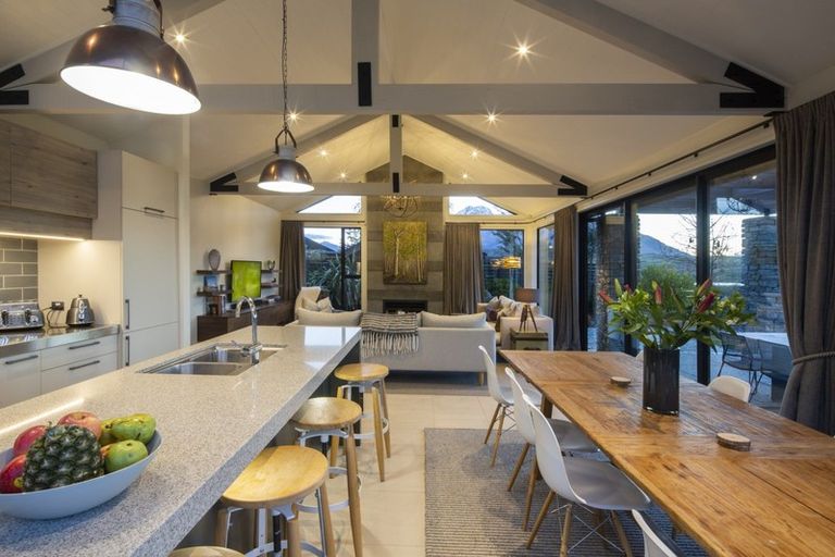 Photo of property in 8 Buckler Court, Jacks Point, Queenstown, 9371