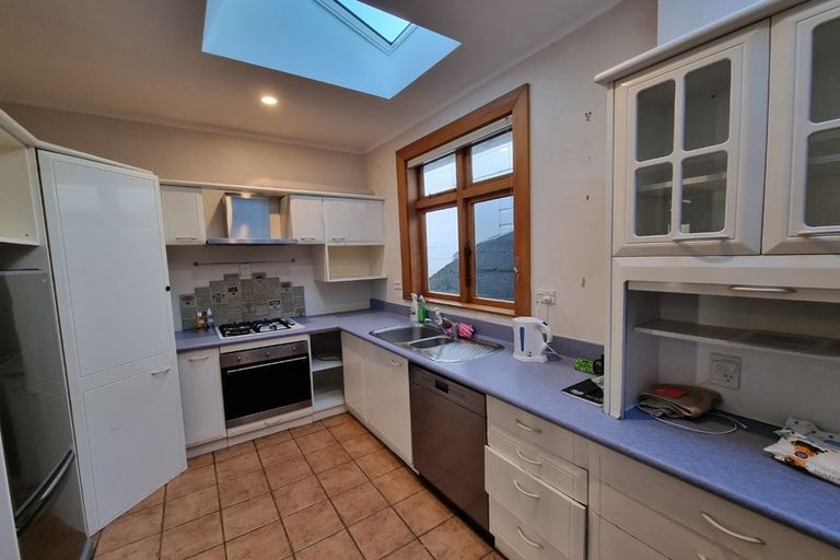 Photo of property in 62 Fairview Crescent, Kelburn, Wellington, 6012