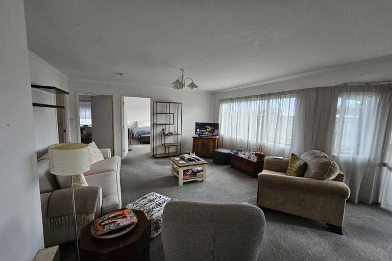 Photo of property in 68 Waiwaka Terrace, Strandon, New Plymouth, 4312