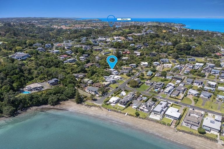 Photo of property in 65 De Luen Avenue, Tindalls Beach, Whangaparaoa, 0930