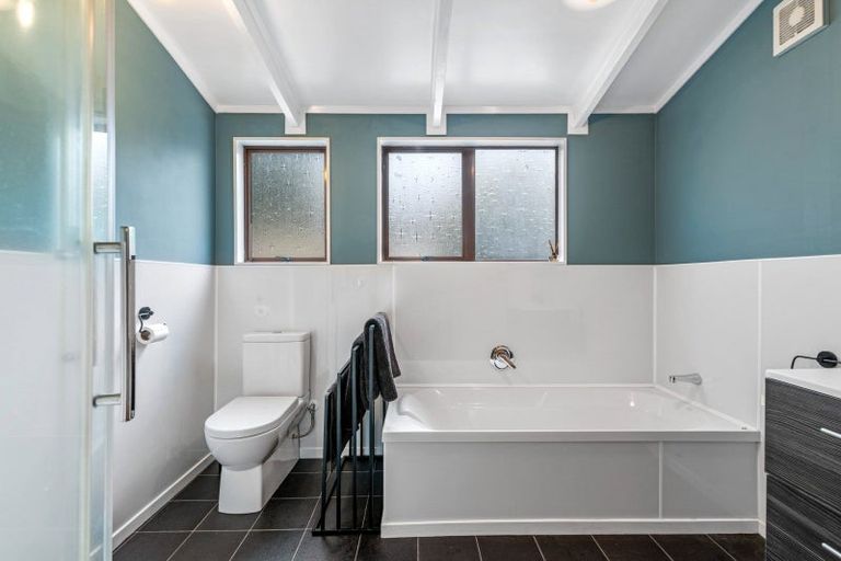 Photo of property in 26 Tawavale Street, Pukehangi, Rotorua, 3015