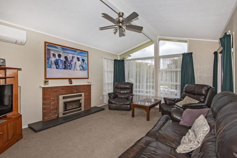 Photo of property in 16 Ranfurly Place, Te Kamo, Whangarei, 0112