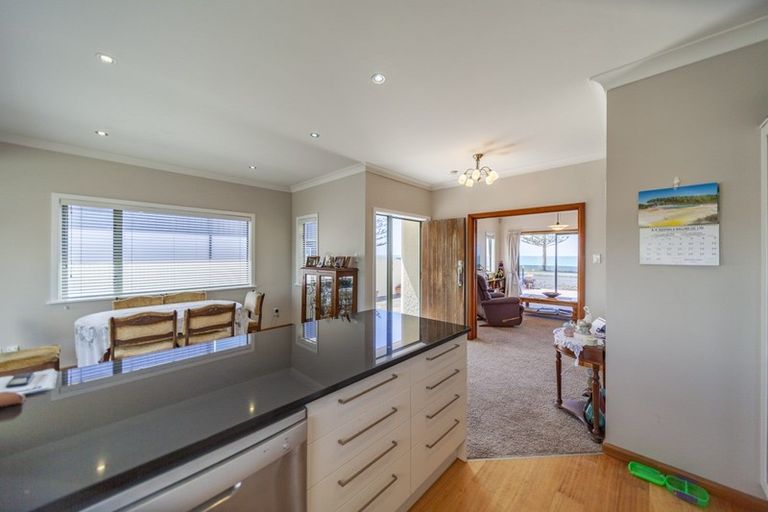Photo of property in 82 The Esplanade, Westshore, Napier, 4110