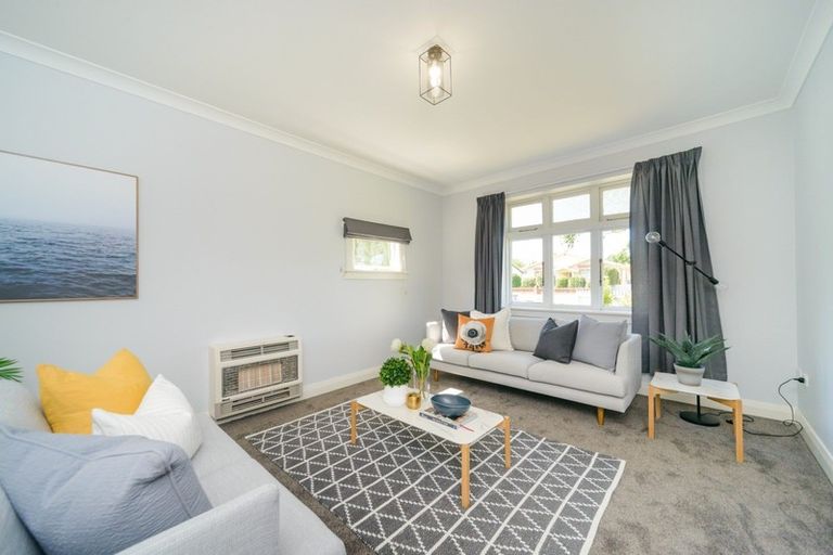 Photo of property in 35 Florence Avenue, Palmerston North, 4414