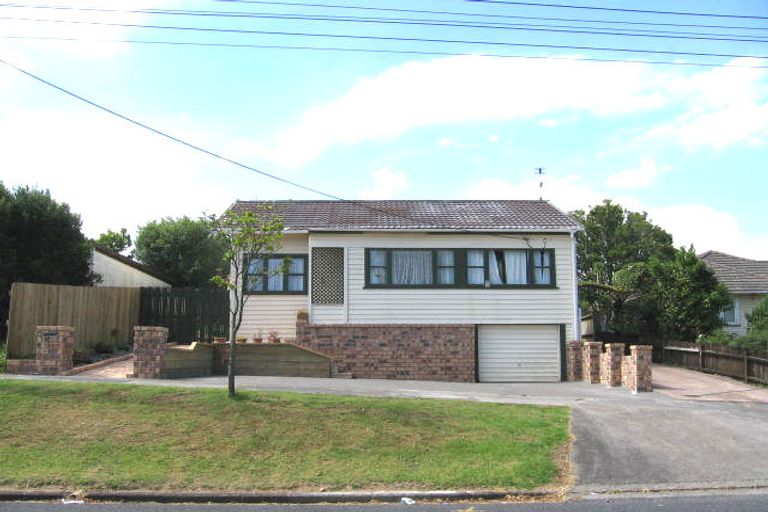 Photo of property in 1/2 Arahoe Road, New Lynn, Auckland, 0600