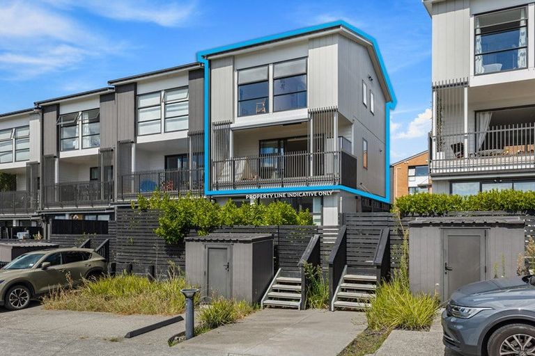 Photo of property in 16 Raranga Lane, Hobsonville, Auckland, 0616