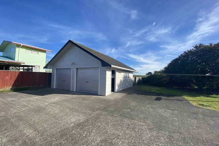 Photo of property in 46 Lee Street, Castlecliff, Whanganui, 4501