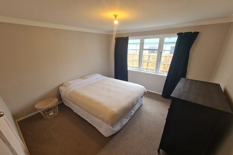 Photo of property in Totara Flats, 2/1007 Fergusson Drive, Clouston Park, Upper Hutt, 5018