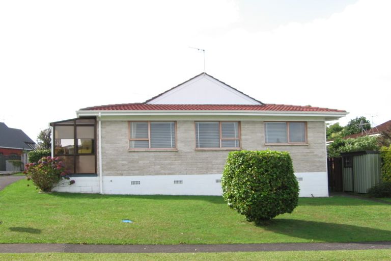 Photo of property in 2/50 Luton Avenue, Sunnyhills, Auckland, 2010
