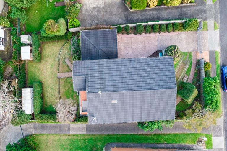 Photo of property in 16 Knightsbridge Drive, Forrest Hill, Auckland, 0620