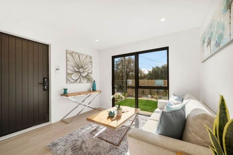 Photo of property in 1/149 Tirimoana Road, Te Atatu South, Auckland, 0602