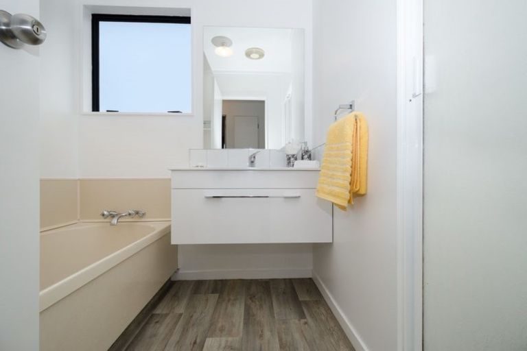 Photo of property in 5 Posa Avenue, Henderson, Auckland, 0612