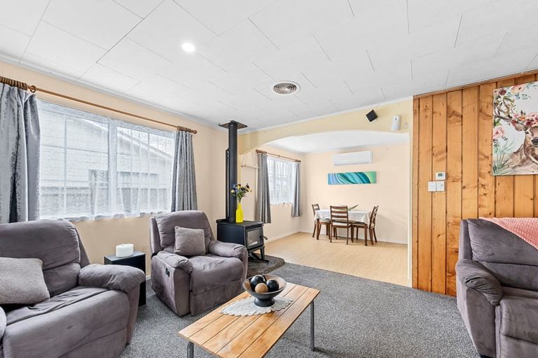 Photo of property in 13 Uenuku Place, Waitara, 4320