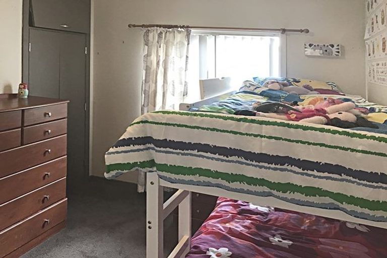 Photo of property in 2/221 Mount Smart Road, Onehunga, Auckland, 1061