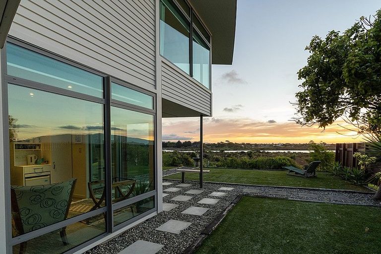 Photo of property in 116 Queens Road, Waikanae Beach, Waikanae, 5036