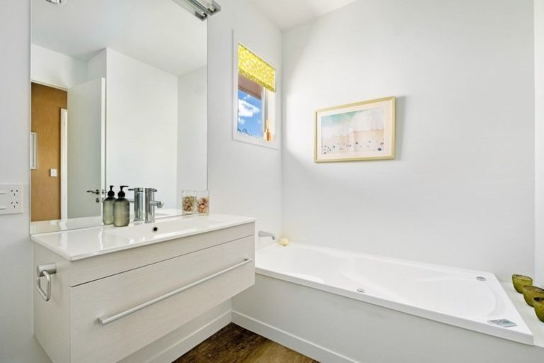 Photo of property in 1 Short Street, Alexandra, 9320