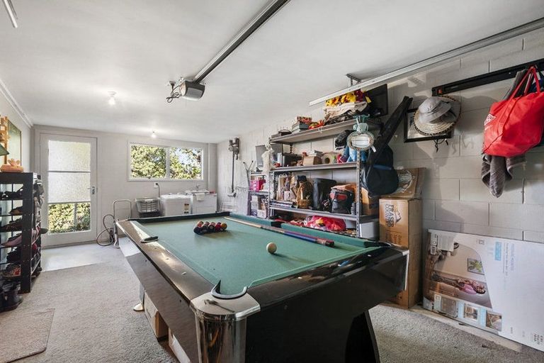 Photo of property in 1/6 Phillipa Place, Browns Bay, Auckland, 0630