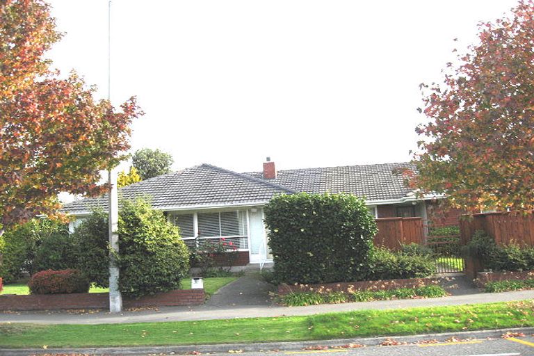 Photo of property in 2/35 Maidstone Road, Ilam, Christchurch, 8041