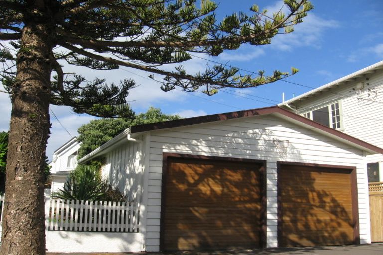 Photo of property in 25 Falkirk Avenue, Seatoun, Wellington, 6022