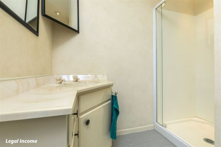 Photo of property in 39 Larissa Avenue, Henderson, Auckland, 0610